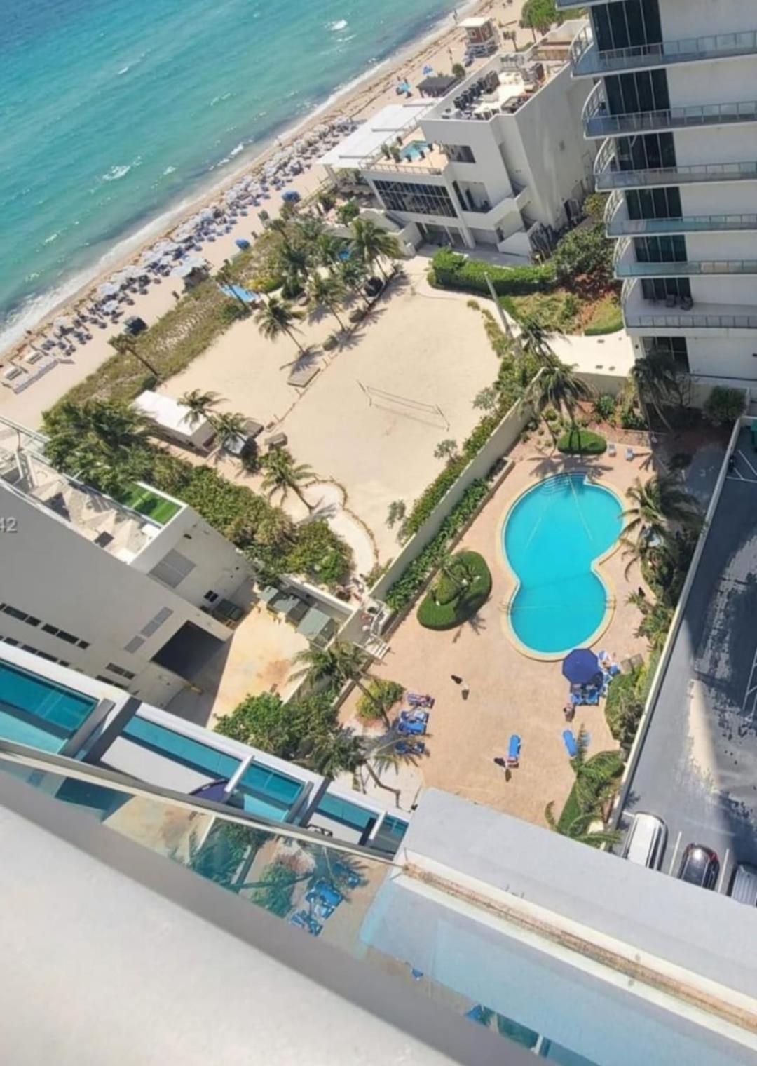 Cozy Ocean View Apartment By Miami Te Espera - Hallandale 11E Hollywood Exteriör bild