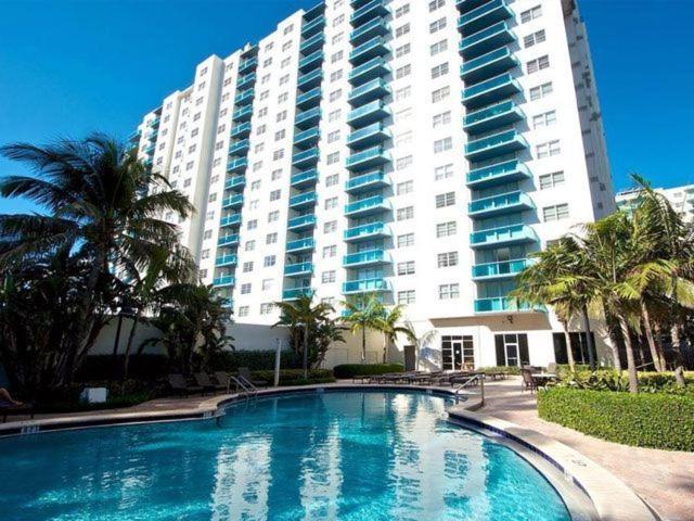 Cozy Ocean View Apartment By Miami Te Espera - Hallandale 11E Hollywood Exteriör bild